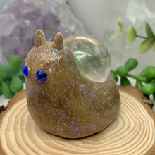 Load image into Gallery viewer, Sparkly Brown Crystal Snail Globe
